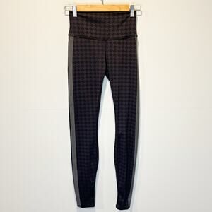 Alo Black & Gray High Rise Houndstooth Legging - size XS
